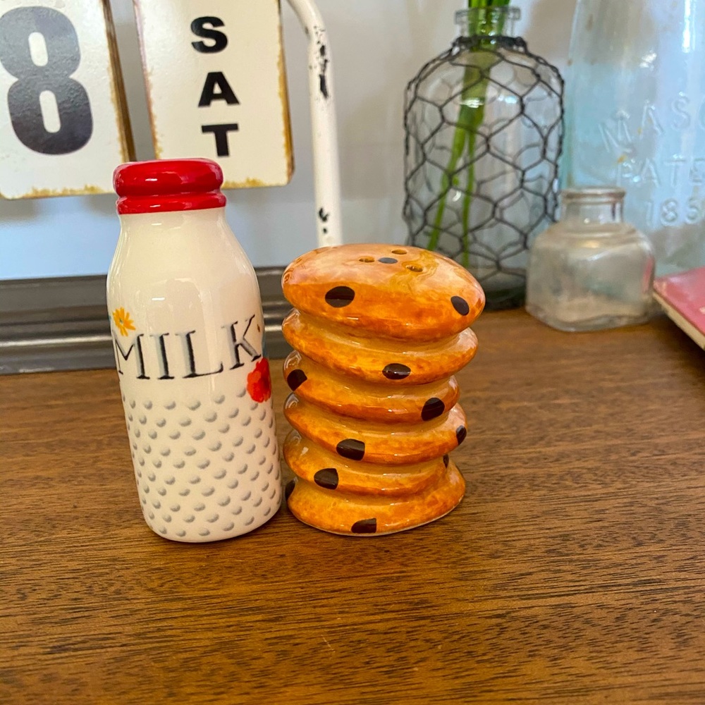 Milk and Cookies salt and pepper shakers!